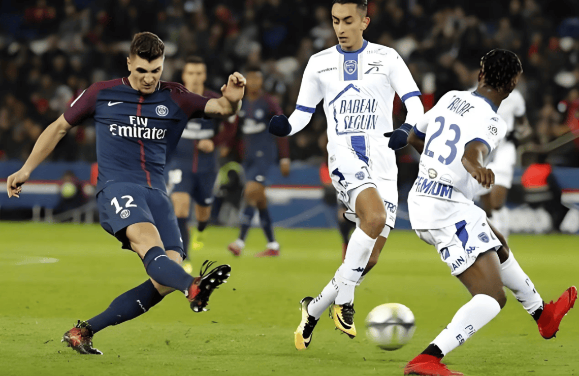 法国杯冲刺阶段再迎强敌；武汉三镇更衣室发声；主帅态度：球迷炸锅；更衣室氛围转暖的简单介绍