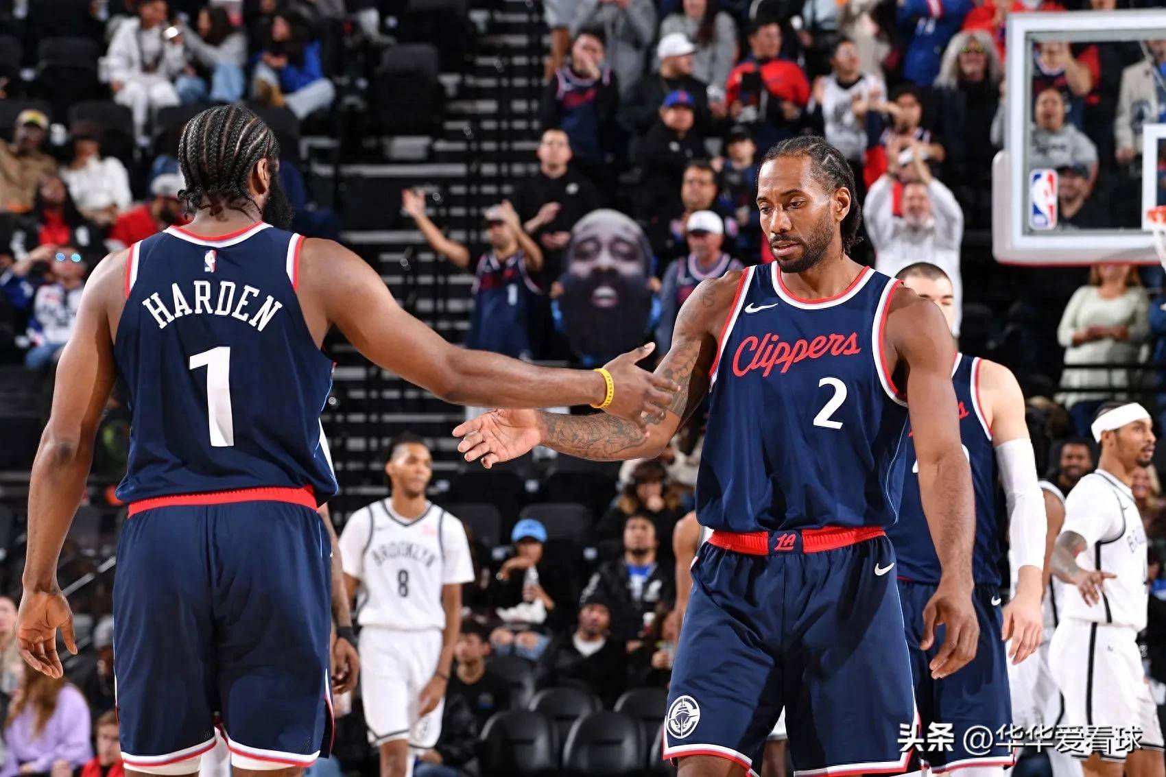 包含底特律活塞训练开放日，赛后迎来里程碑引欢呼，NBA季后赛在即，心理建设被强调的词条