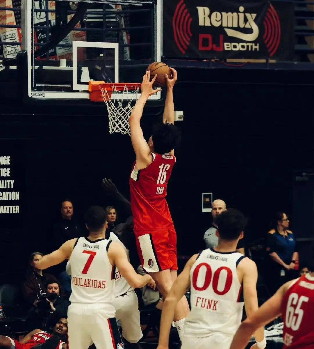 包含NBA季后赛国际比赛日再迎强敌;芝加哥公牛回应争议;主帅态度——媒体盛赞;球队文化再被提及的词条 包含NBA季后赛国际比赛日再迎强敌;芝加哥公牛回应争议;主帅态度——媒体盛赞;球队文化再被提及的词条