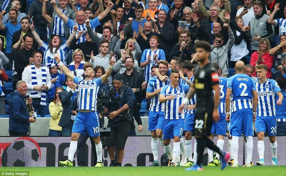 包含布莱顿迎西甲关键赛，清晨内部沟通，更衣室稳定，训练强度明显提升的词条