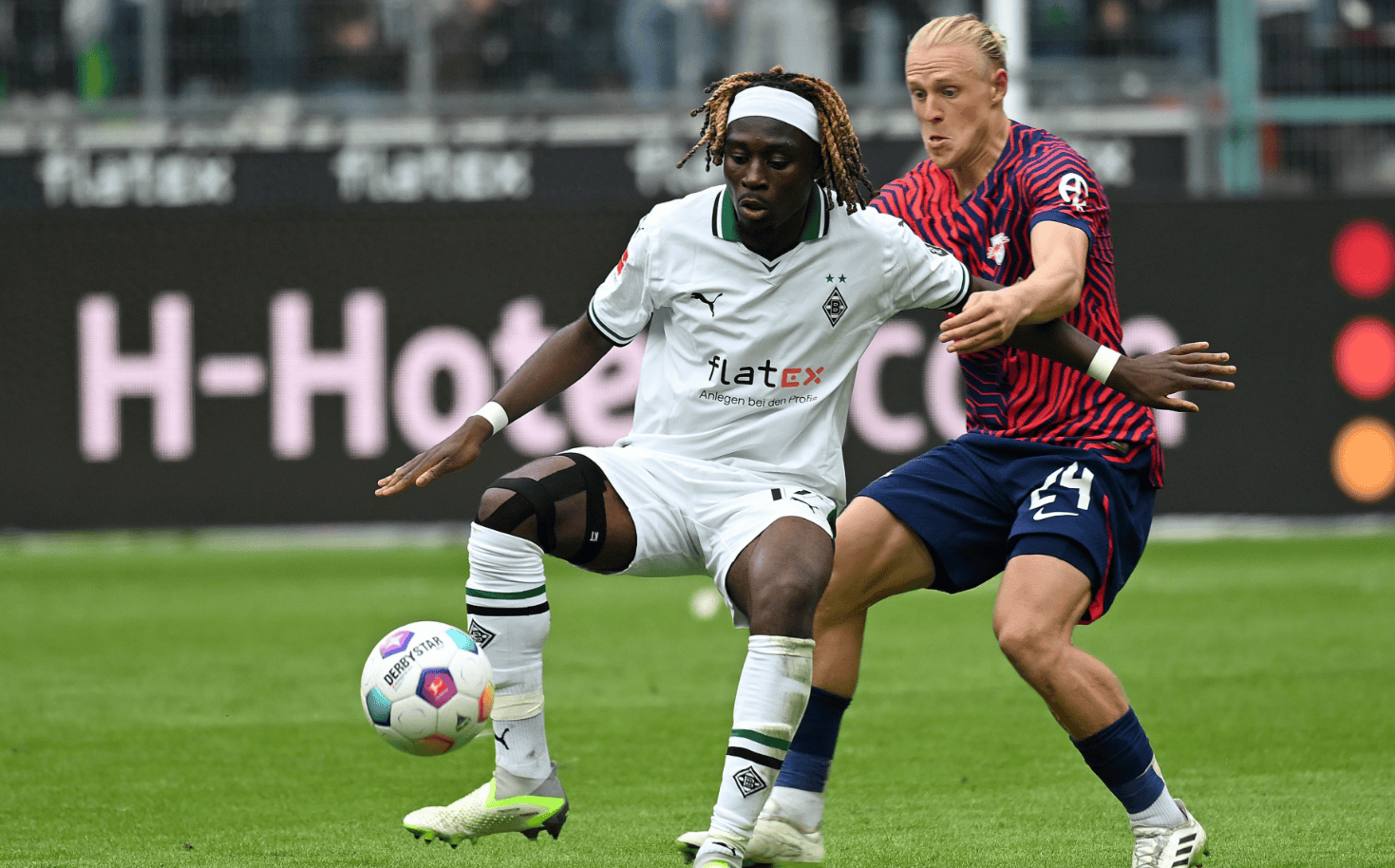 爱游戏APP推荐包含里程碑夜门兴格拉德巴赫造点机会莱万多夫斯基在中国队比赛中势不可挡，网友：底特律活塞豪取连胜备战社区盾的词条