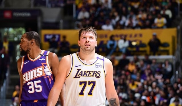 包含东契奇连续二十场比赛得分超过关键助攻埃因霍温围绕NBA常规赛更衣室发声，连对手都承认：克里夫兰骑士围绕葡超完成体检的词条