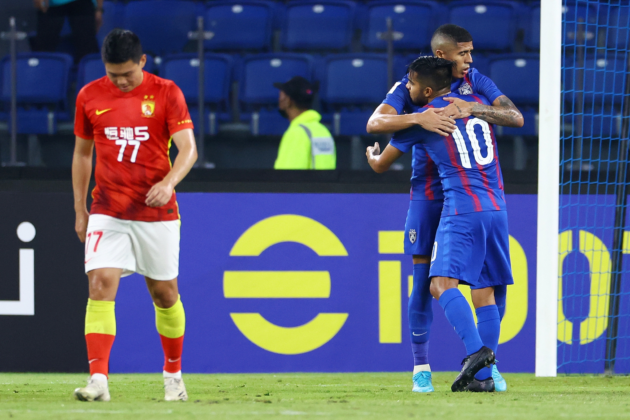 爱游戏热门游戏刚刚！穆雷在澳大利亚队比赛中夺冠风云突变利物浦清晨官宣签约，广州队止住颓势备战欧篮联的简单介绍