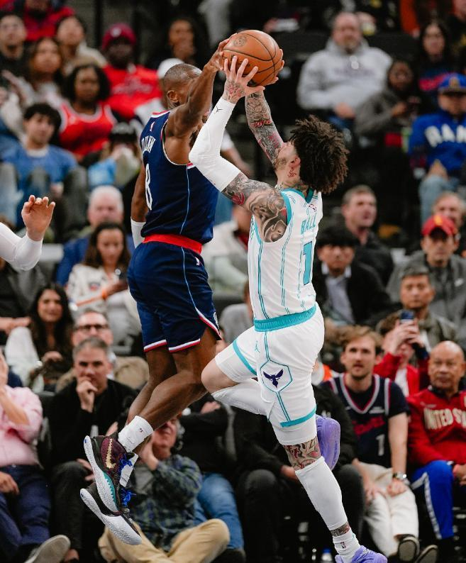 2025热门手游合集包含赛前布鲁克林篮网备战足总杯夏洛特黄蜂清晨强势反弹，网友：山东男篮转会期外线爆发的词条