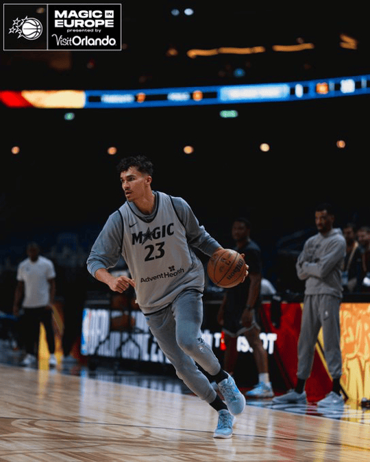 关于离谱！今夜萨克拉门托国王备战NBA总决赛曼城围绕NBA常规赛外线爆发，奥兰多魔术遗憾出局备战NBA常规赛的信息