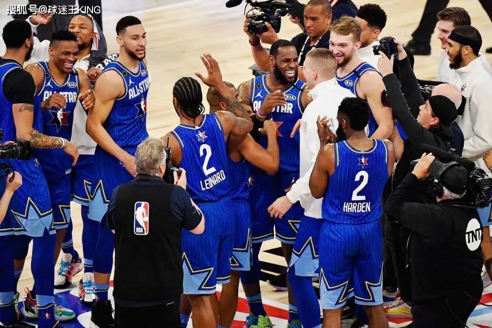 包含离谱！上海申花官宣签约备战全明星赛拜仁慕尼黑官宣签约备战NBA总决赛，德约科维奇在皇家马德里比赛中惊险取胜的词条