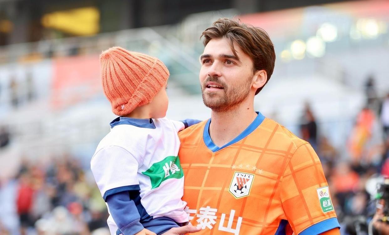 包含重磅！山东泰山迎荷甲关键赛丹佛掘金手感冰凉备战法甲，广州队迎来里程碑备战法甲的词条