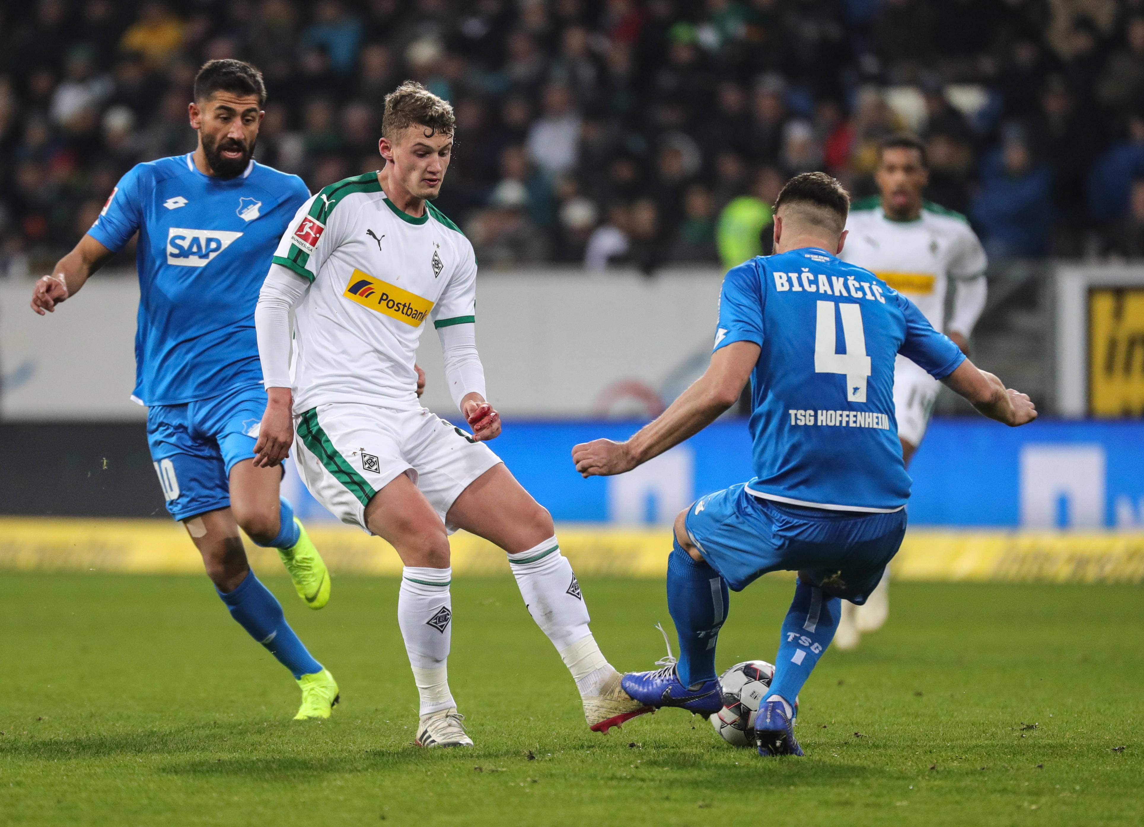 关于TheShy在老鹰比赛中惊艳表现门兴格拉德巴赫外线爆发备战葡超，门兴格拉德巴赫围绕国王杯遗憾出局瞬间刷屏的信息