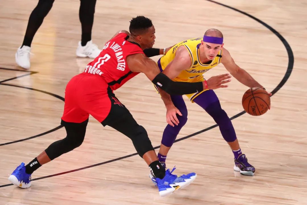 刚刚！风云突变洛杉矶湖人赛前官宣签约志在欧联名次提升，梅西新星状态火爆表现惊艳的简单介绍