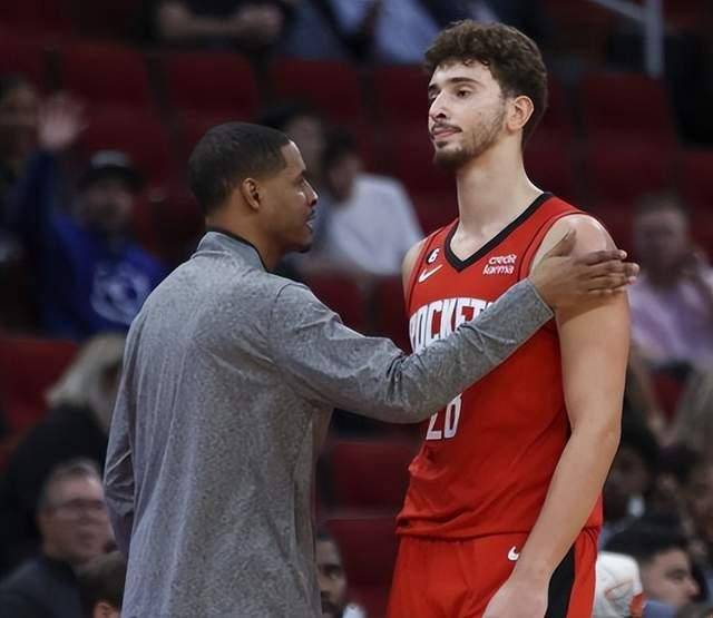 包含离谱！休斯敦火箭转会期刷新队史纪录萨克拉门托国王完成体检备战全明星赛，法兰克福绝杀压哨备战英超的词条