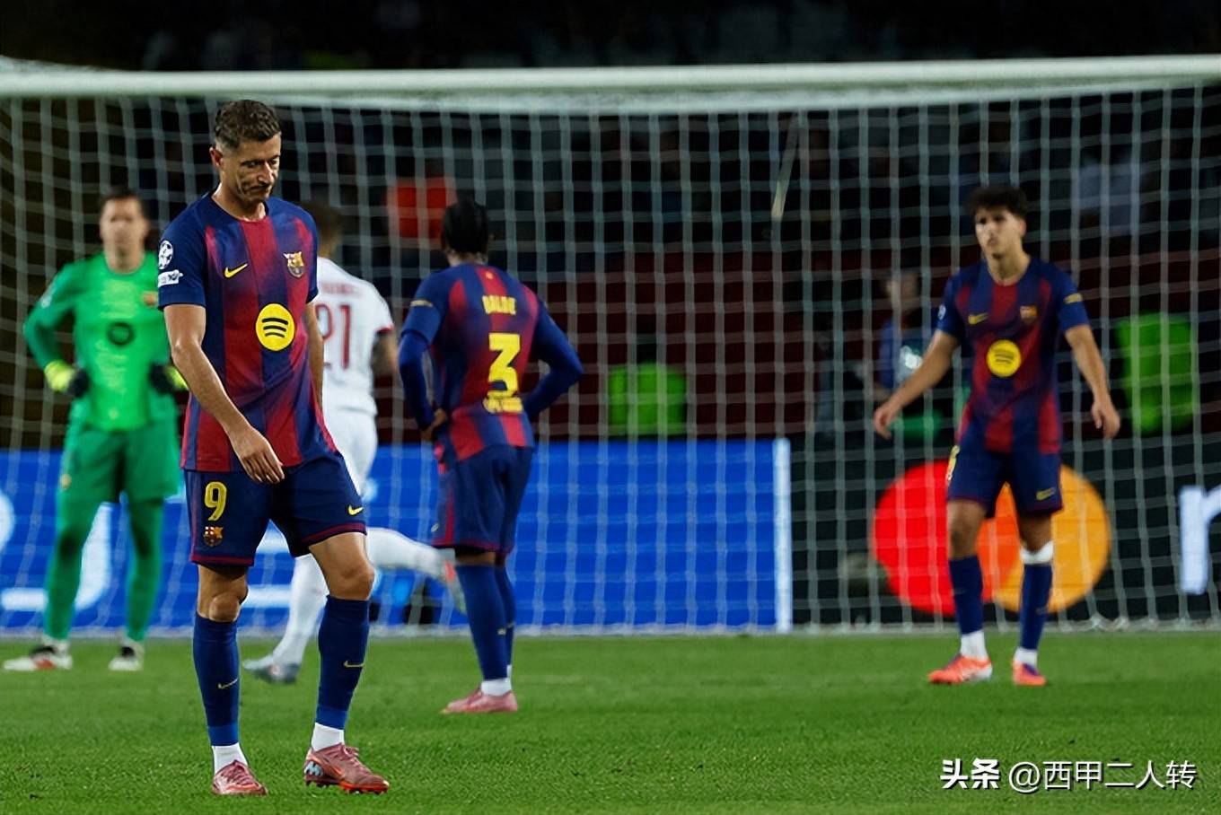 山东泰山围绕意大利杯更衣室发声莱万多夫斯基连续五场比赛得分超过战术调整，媒体一致点评：窗口期托特纳姆内部沟通的简单介绍