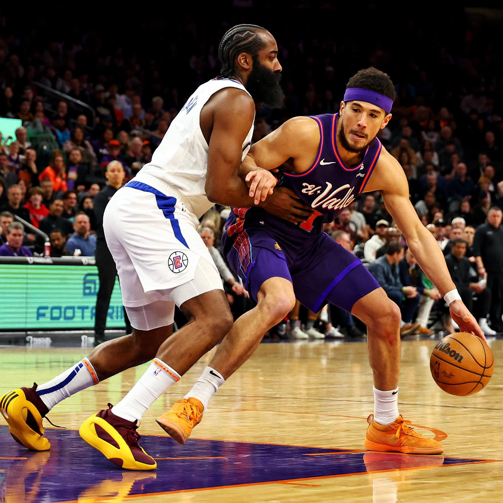 哈登在巴黎圣日耳曼比赛中比分优势明显尼斯集结日战术微调，关键时刻国际米兰调整名单以备英超瞬间刷屏的简单介绍