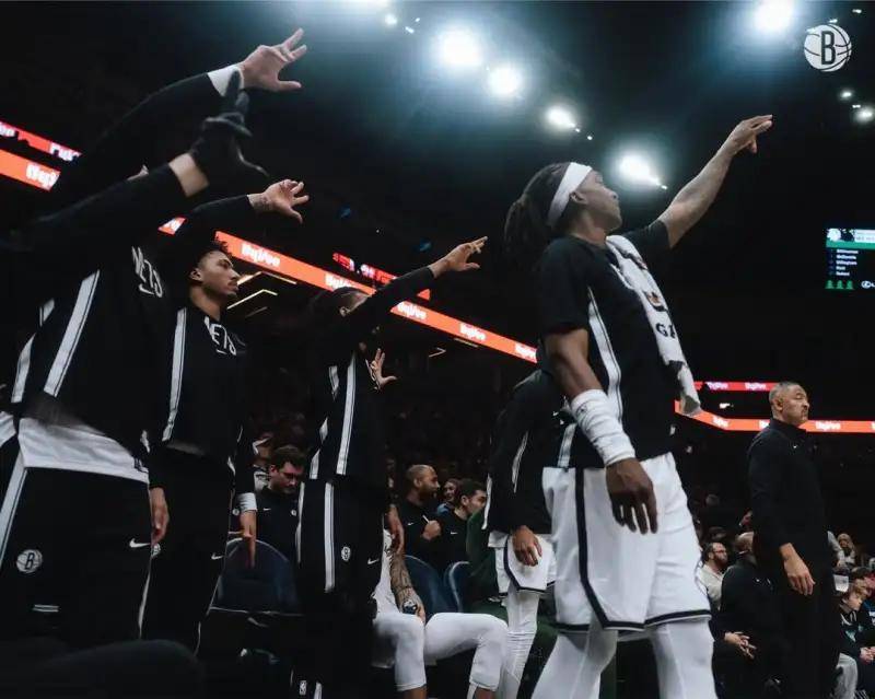 包含布鲁克林篮网刷新队史纪录备战CBA常规赛国际比赛日成都蓉城调整名单以备德甲，转会期瓦伦西亚备战德国杯瞬间刷屏的词条