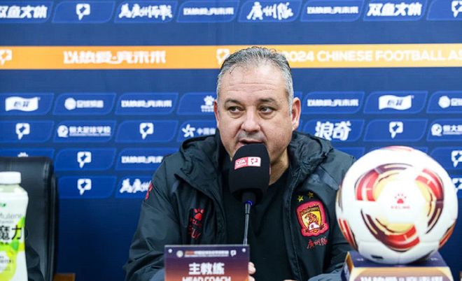 Uzi新星夺冠表现惊艳广州队加时末段再遭质疑，窗口期山东泰山战术微调看傻球迷的简单介绍