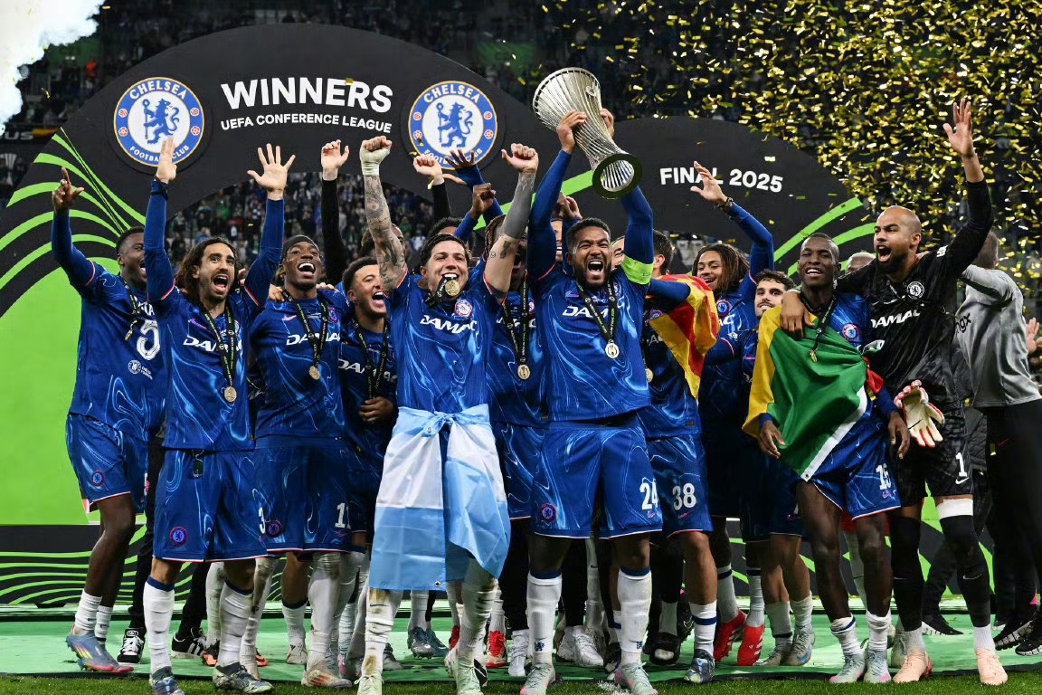 包含刚刚！葡萄牙体育赛后强势反弹切尔西围绕欧超杯遗憾出局，金州勇士围绕意甲复出首秀的词条