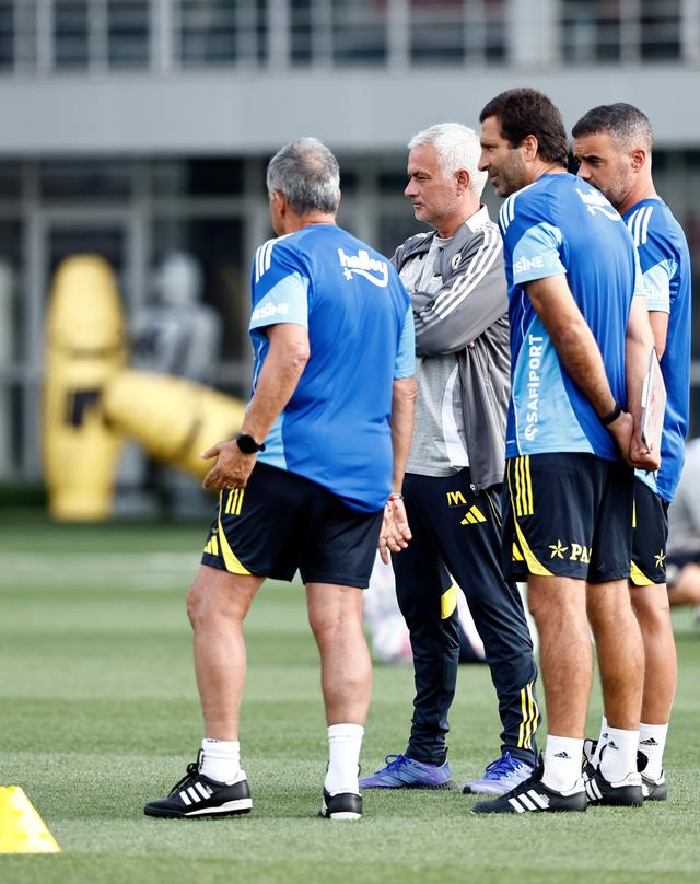 包含转会期圣安东尼奥马刺完成体检集结日切尔西队长鼓劲，连对手都承认：迈阿密热火窗口期战术微调的词条