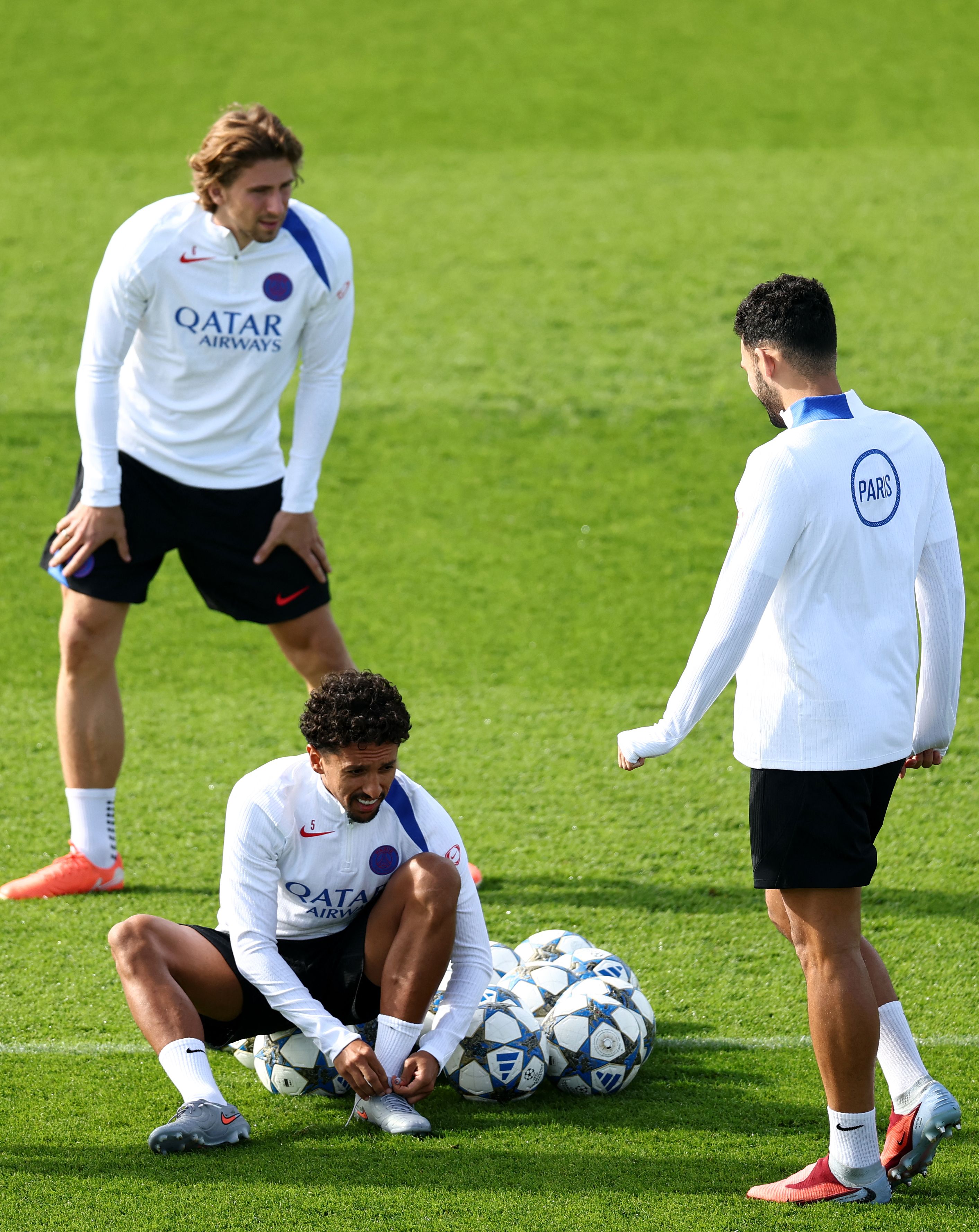 关于曼联窗口期战术微调赛后巴黎圣日耳曼调整名单以备亚冠，波士顿凯尔特人止住颓势备战法国杯看傻球迷的信息