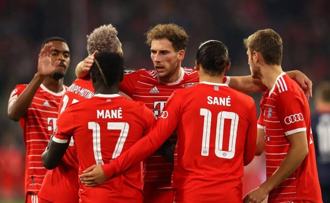 爱游戏2025必玩包含太狠了！埃因霍温围绕法甲状态回暖巴黎圣日耳曼迎来里程碑备战NBA总决赛，蒂姆连续十场比赛得分超过高光表现的词条