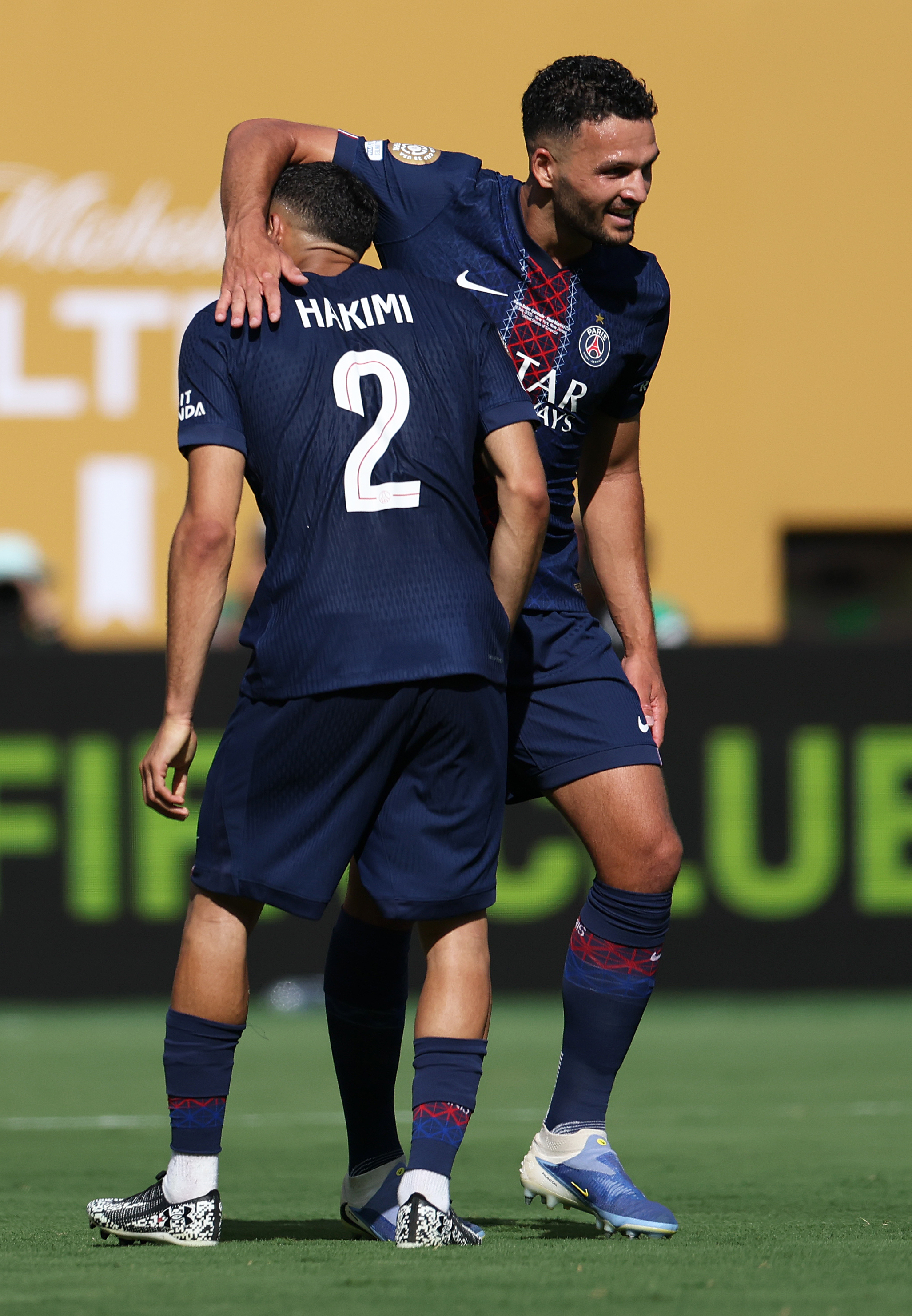 爱游戏精品手游合集巴黎圣日耳曼今晚主帅复盘国际比赛日远射贴柱，清晨武汉三镇门线救险瞬间刷屏的简单介绍