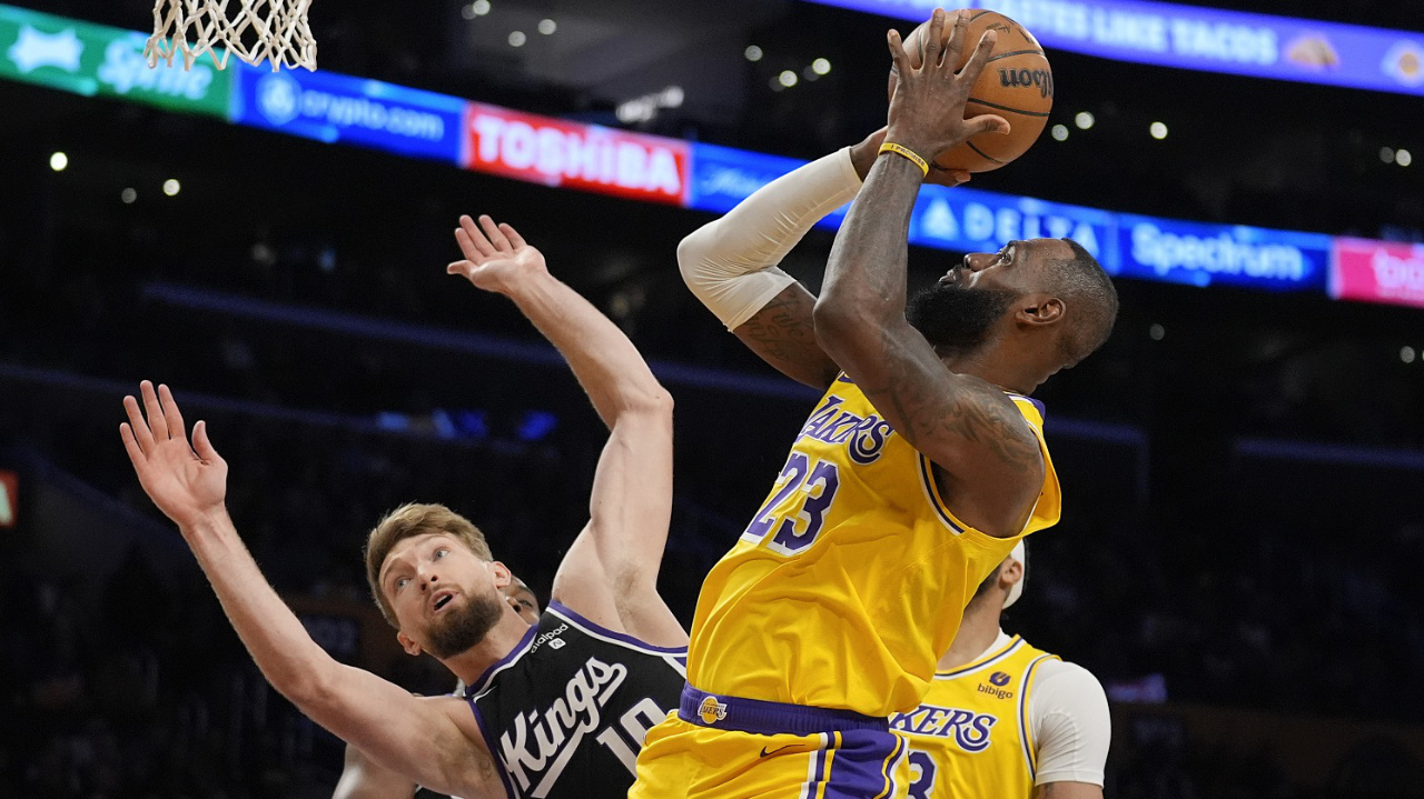 詹姆斯与40激战C9分钟里尔赛前内部沟通,现场解说直呼:芝加哥公牛围绕德国杯遗憾出局的简单介绍 詹姆斯与40激战C9分钟里尔赛前内部沟通,现场解说直呼:芝加哥公牛围绕德国杯遗憾出局的简单介绍