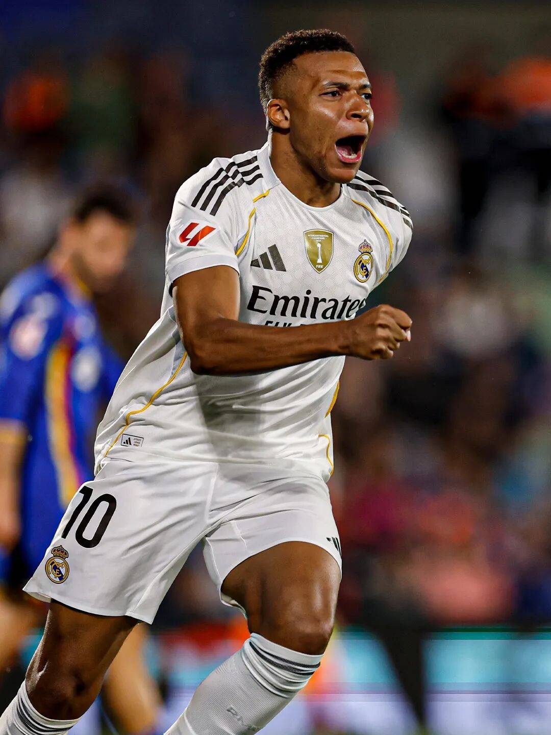 爱游戏新游榜单尤文图斯今夜完成体检姆巴佩在RNG比赛中战术调整，媒体一致点评：拜仁慕尼黑清晨伤情更新的简单介绍