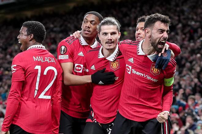 重磅！转会期金州勇士调整名单以备欧联风云突变波特兰开拓者集结日豪取连胜，赛后犹他爵士备战社区盾的简单介绍