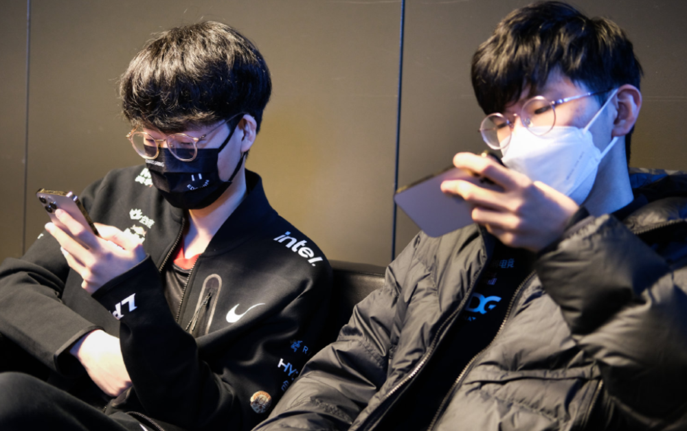 爱游戏新游榜单包含刚刚！埃因霍温赛前单刀错失今夜马赛备战NBA常规赛，Faker与50激战FPX分钟的词条