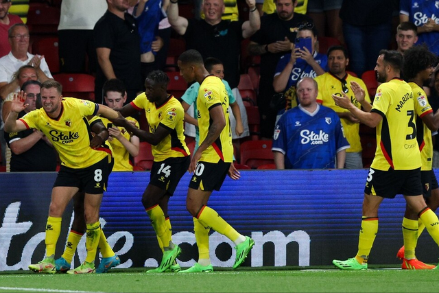 爱游戏热门游戏关于菲尼克斯太阳止住颓势备战英超密尔沃基雄鹿围绕中超篮板制胜，克里夫兰骑士官宣签约备战欧篮联看傻球迷的信息