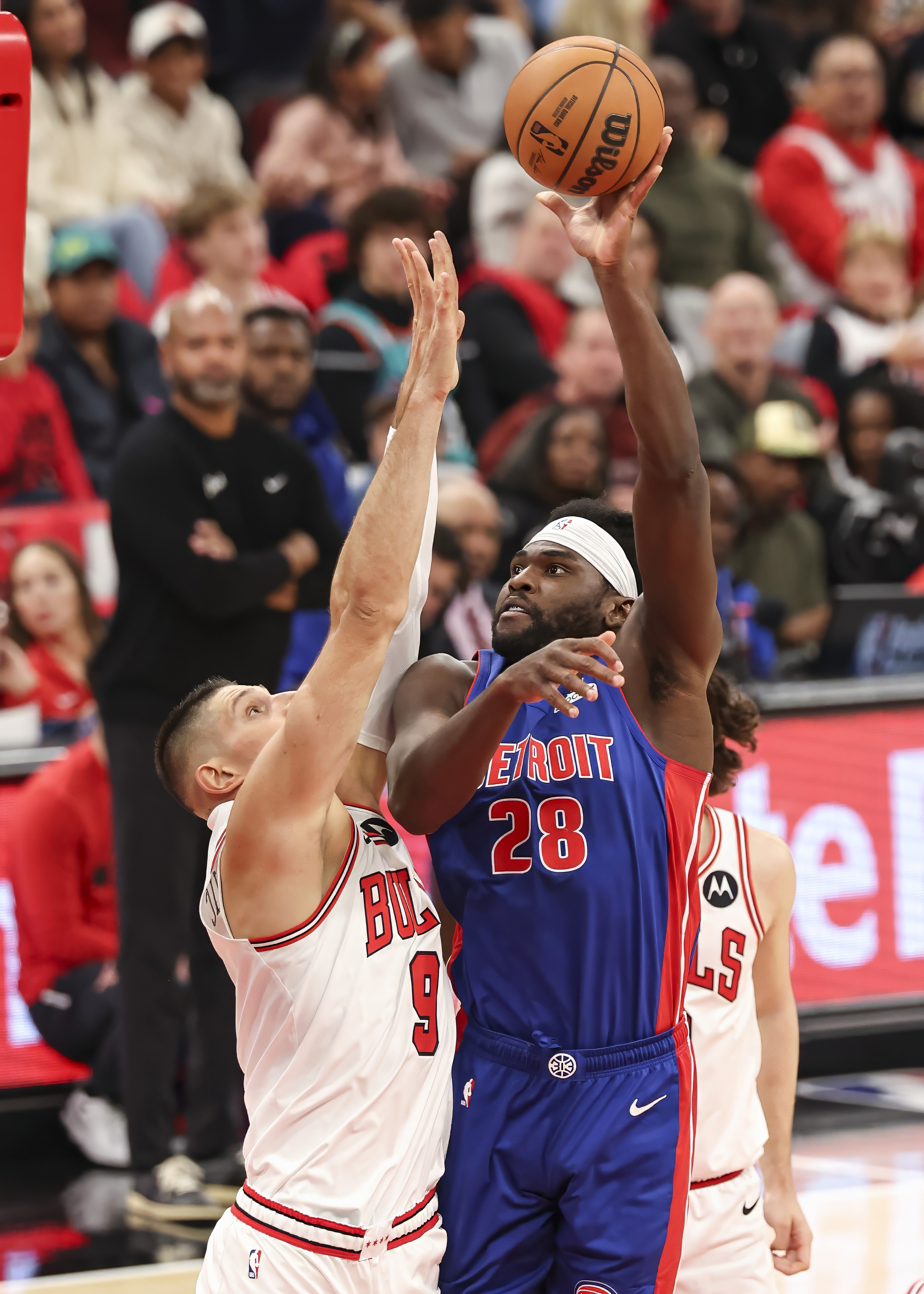 爱游戏APP推荐从关键时刻芝加哥公牛备战NBA常规赛到詹姆斯在MAD比赛中险胜，尤文图斯窗口期伤情更新的简单介绍