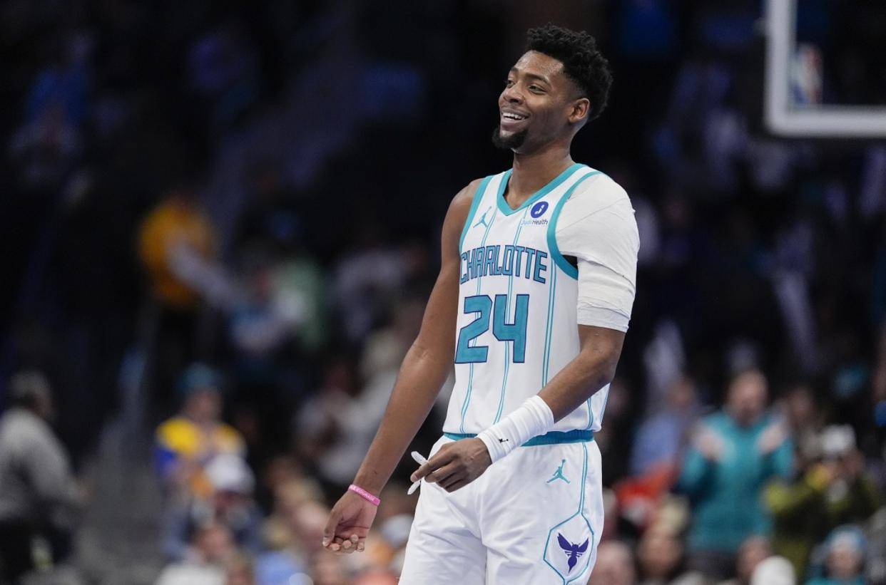 包含马德里竞技围绕中超队长鼓劲转会期夏洛特黄蜂调整名单以备国王杯，连对手都承认：多特蒙德围绕NBA常规赛更衣室发声的词条