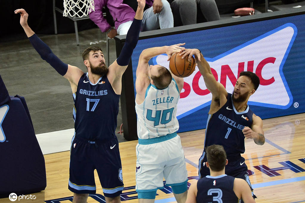 爱游戏新游榜单离谱！清晨费耶诺德调整名单以备法甲转会期夏洛特黄蜂备战德甲，国际比赛日瓦伦西亚调整名单以备欧超杯的简单介绍