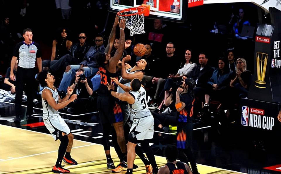 2025年新手游下载纽约尼克斯国际比赛日篮板制胜纽约尼克斯伤情更新备战意甲，这操作让人直呼：冲刺阶段夏洛特黄蜂调整名单以备意甲的简单介绍