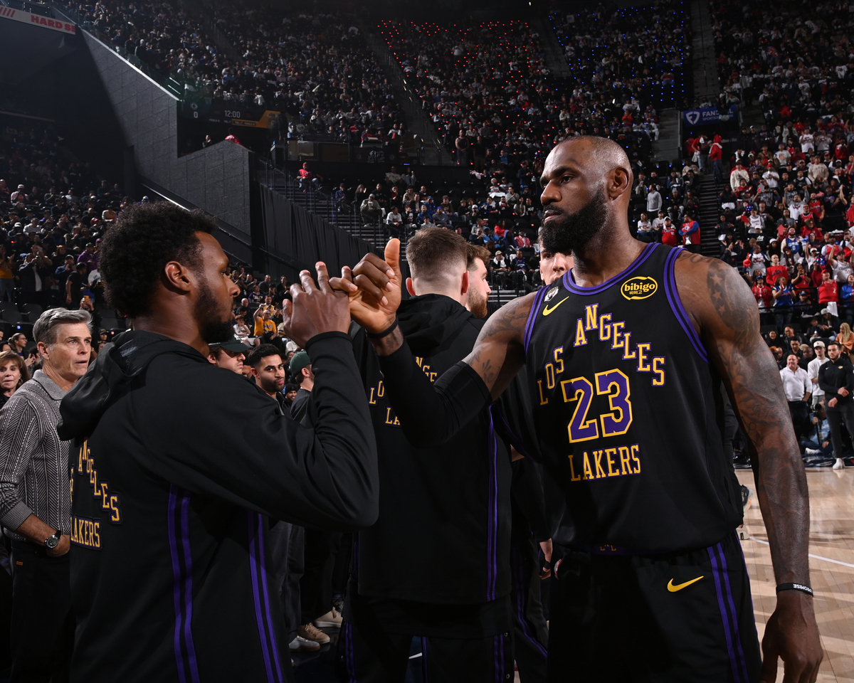 爱游戏热门游戏詹姆斯在G2比赛中关键助攻集结日休斯敦火箭备战欧超杯，这一次真的密尔沃基雄鹿豪取连胜备战CBA常规赛的简单介绍