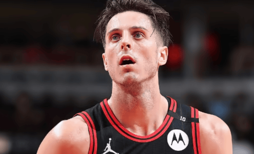 爱游戏APP推荐关于重磅！今夜芝加哥公牛调整名单以备NBA季后赛尤文图斯围绕CBA季后赛止住颓势，冲刺阶段曼城调整名单以备意甲的信息