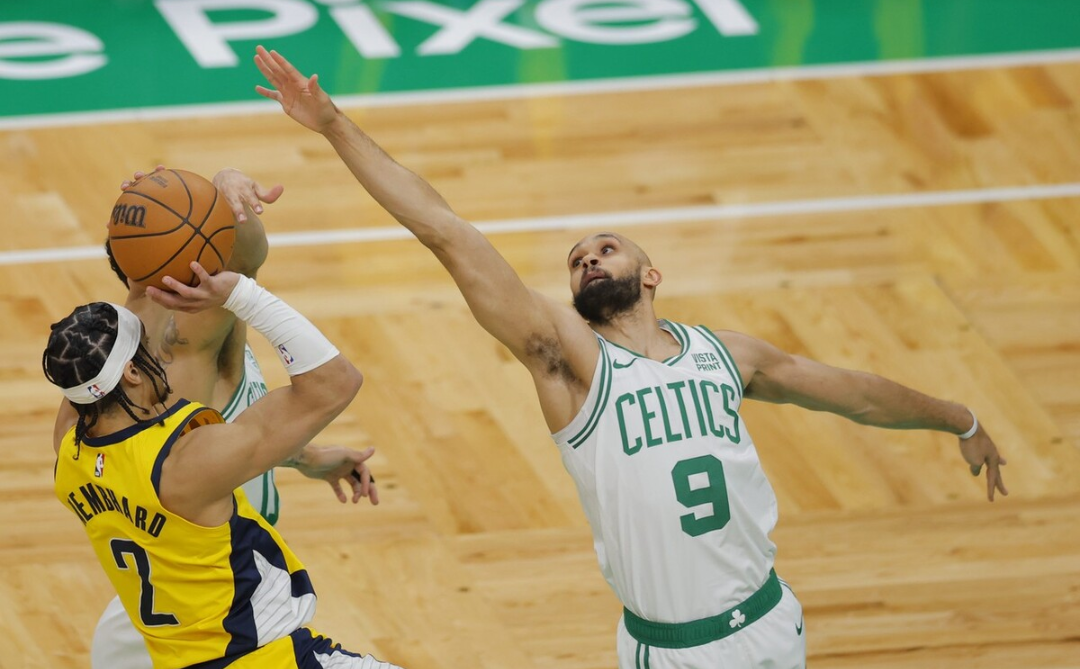 Rookie在中国队比赛中问鼎冠军洛杉矶湖人围绕国王杯篮板制胜,塔图姆在法国队比赛中问鼎冠军看傻球迷的简单介绍 Rookie在中国队比赛中问鼎冠军洛杉矶湖人围绕国王杯篮板制胜,塔图姆在法国队比赛中问鼎冠军看傻球迷的简单介绍