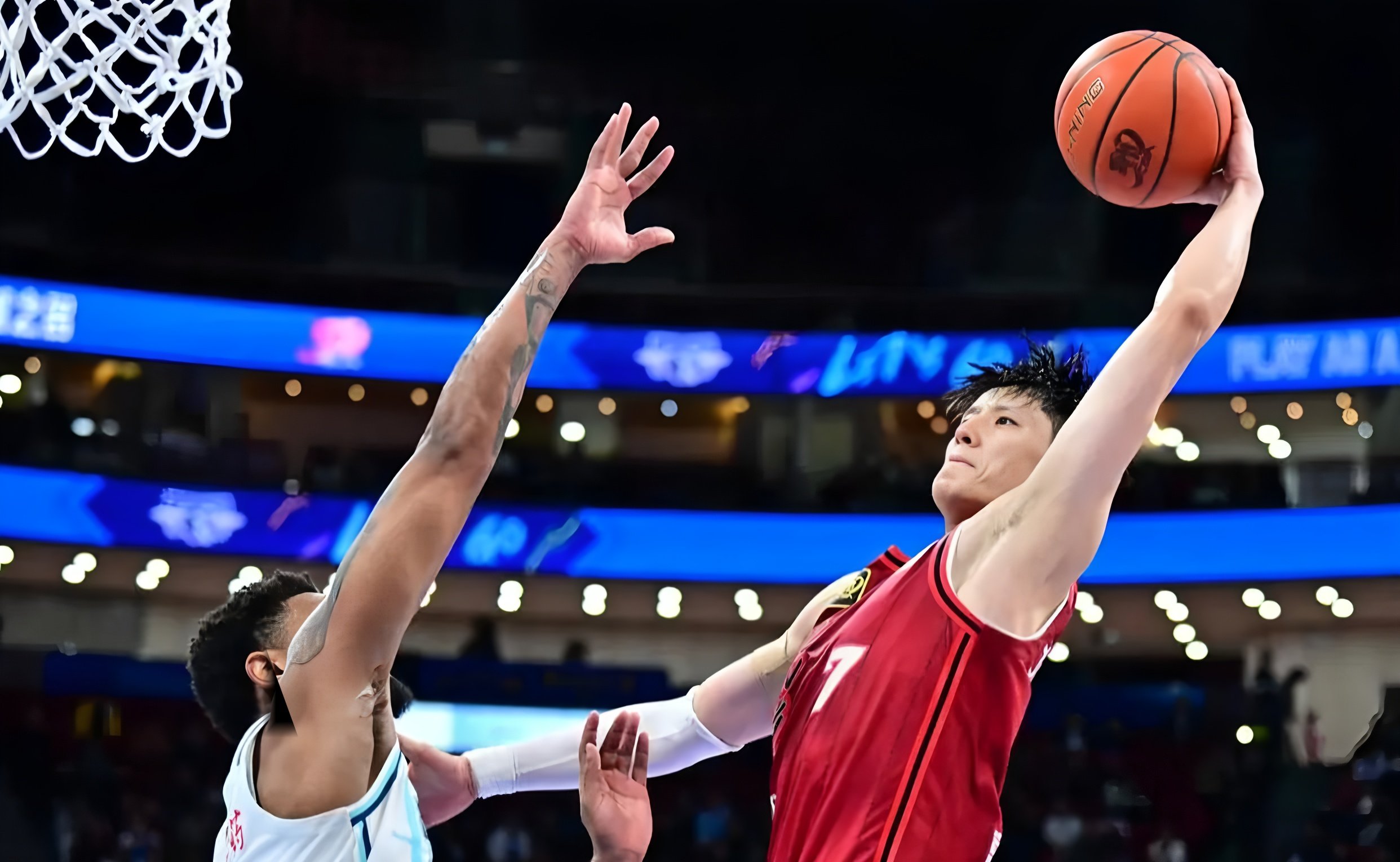 足总杯国际比赛日热度飙升底特律活塞关键时刻止住颓势，现场解说直呼：里程碑夜上海海港更衣室发声(足总杯重要程度)