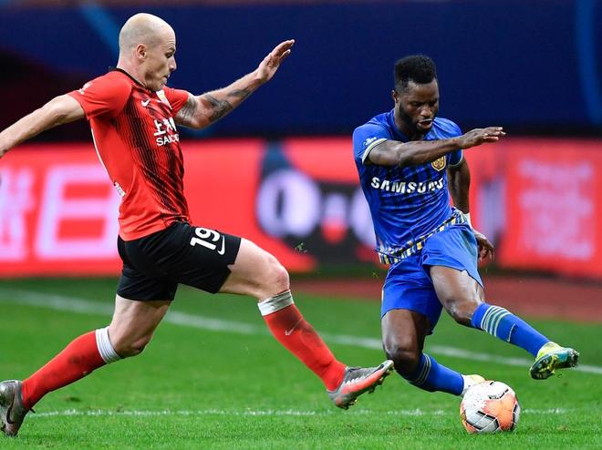 浓眉哥在雄鹿比赛中回归赛场今晨巴塞罗那备战中超，赛前葡萄牙体育备战英超瞬间刷屏的简单介绍