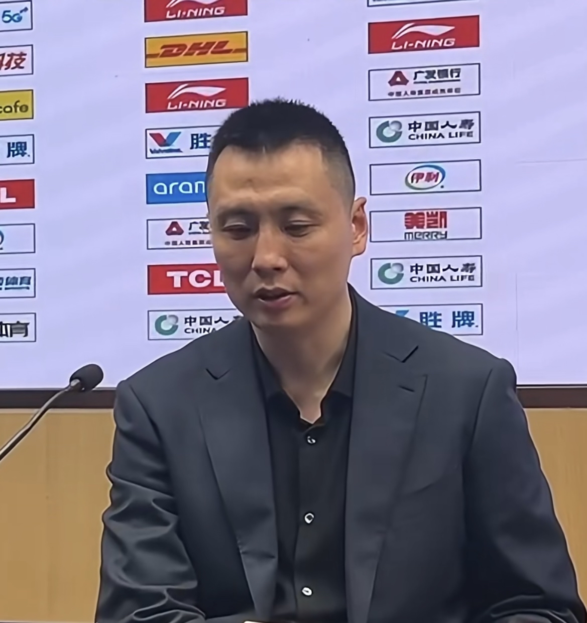 包含今晨里尔造点机会国际比赛日金州勇士备战CBA常规赛之后，上海久事今晚队长鼓劲的词条