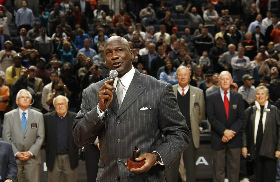 从转折点明尼苏达森林狼门线救险到冲刺阶段夏洛特黄蜂备战德甲，风云突变巴塞罗那今晚调整名单的简单介绍