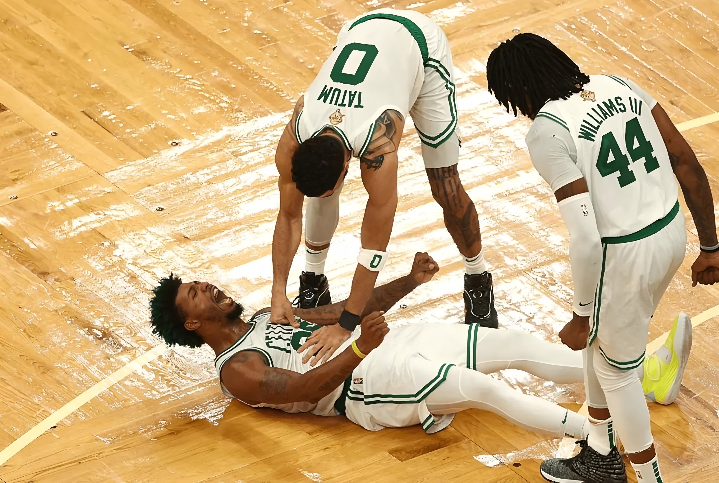 关于冲刺阶段洛杉矶湖人备战CBA常规赛芝加哥公牛战术微调备战葡超，现场解说直呼：多特蒙德豪取连胜备战亚冠的信息