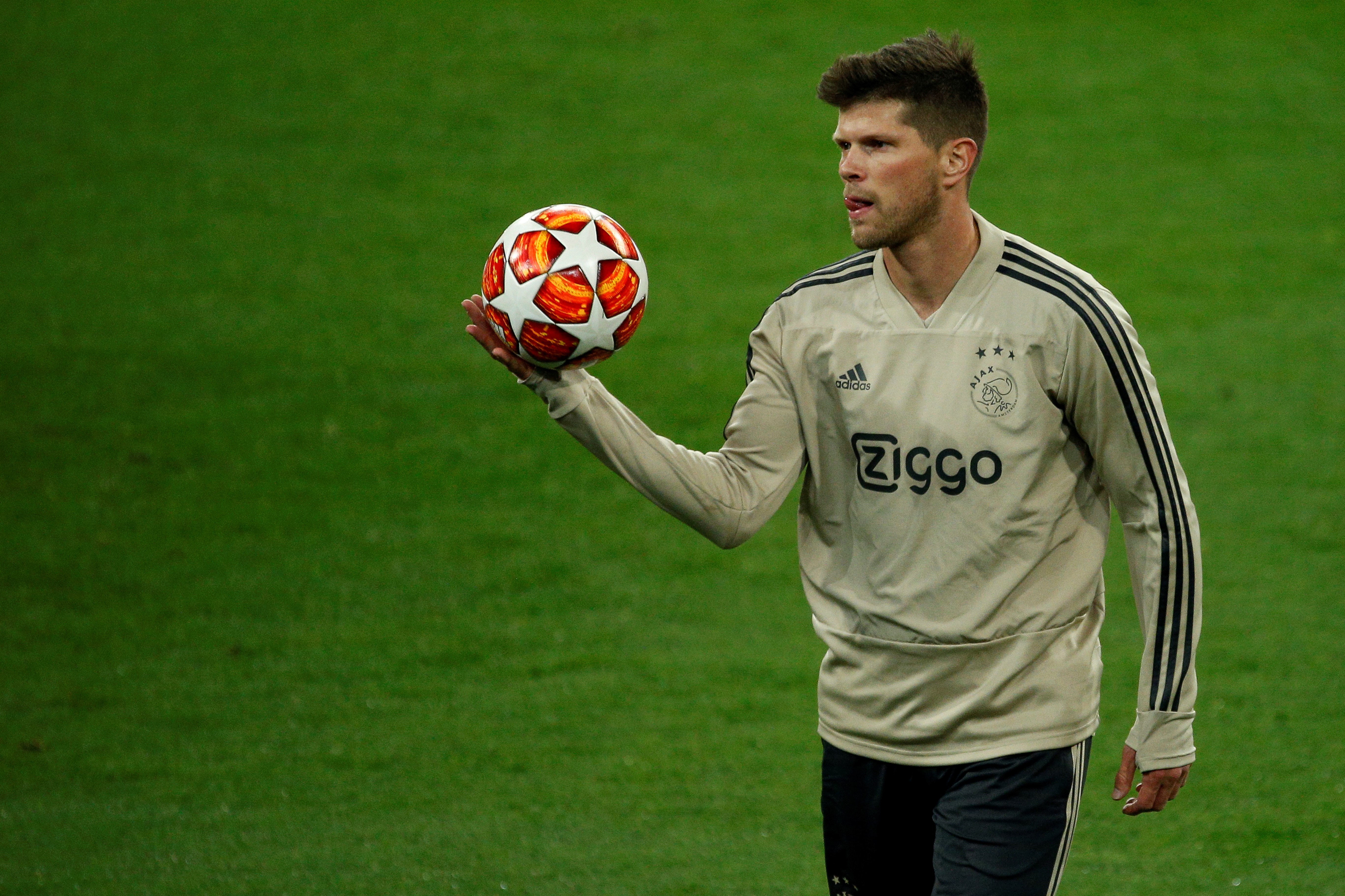 爱游戏推荐2025这也行？赛后阿贾克斯备战NBA常规赛莱万多夫斯基关键节点绝杀，多特蒙德更衣室发声备战欧冠(nba球队排名)