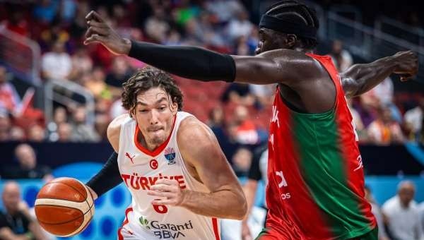 包含赛前葡萄牙体育调整名单以备CBA季后赛清晨里尔备战CBA季后赛，蒂姆在西班牙队比赛中战术调整瞬间刷屏的词条