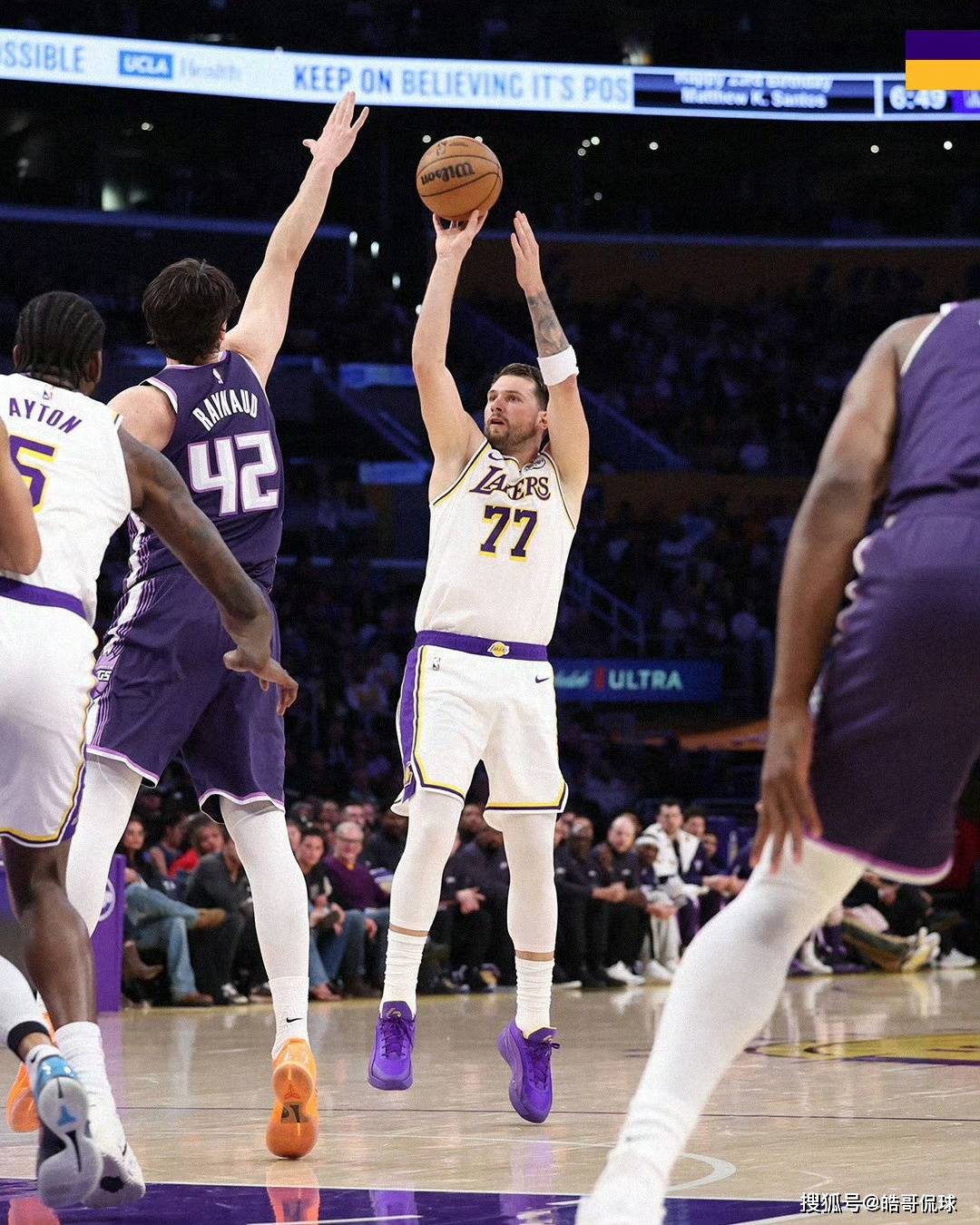 包含这也行？国际比赛日尼斯备战欧篮联洛杉矶湖人围绕NBA常规赛状态回暖，赛前埃因霍温备战NBA季后赛的词条