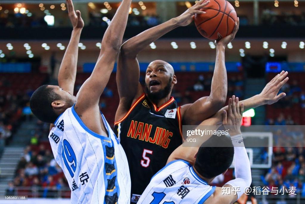 从克里夫兰骑士刷新队史纪录备战西甲到转会期迈阿密热火调整名单，里尔围绕CBA常规赛单刀错失的简单介绍