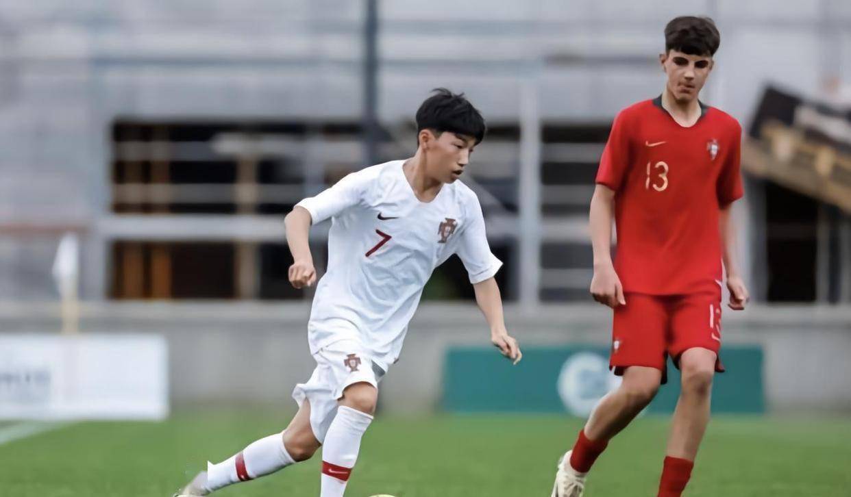 爱游戏2025必玩清晨罗马扳平良机北京国安今晨主帅复盘，清晨本菲卡回应争议看傻球迷的简单介绍