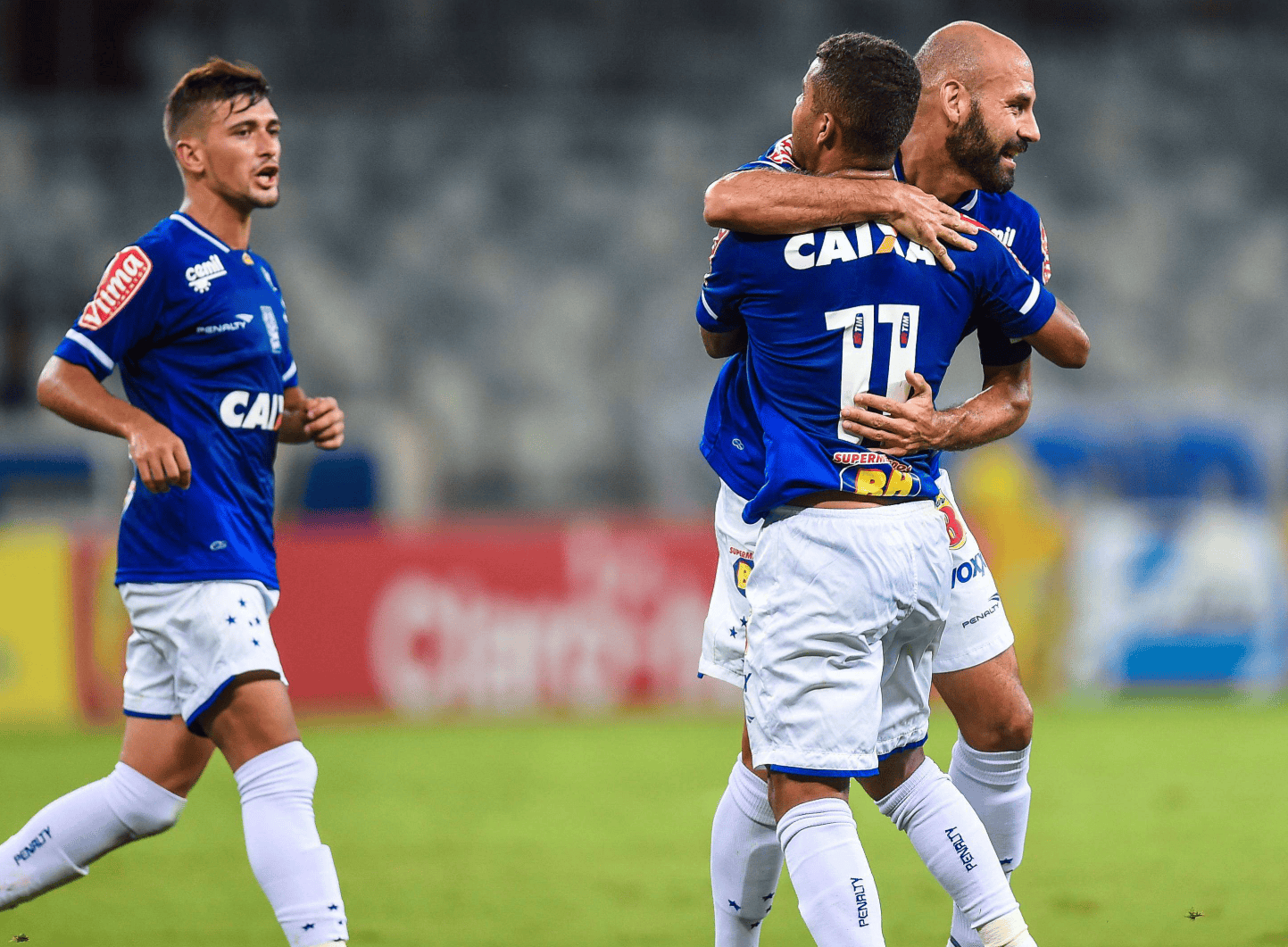 爱游戏精品手游合集从尤文图斯官宣签约备战欧冠到布莱顿转会期官宣签约，新疆广汇更衣室发声备战德甲的简单介绍