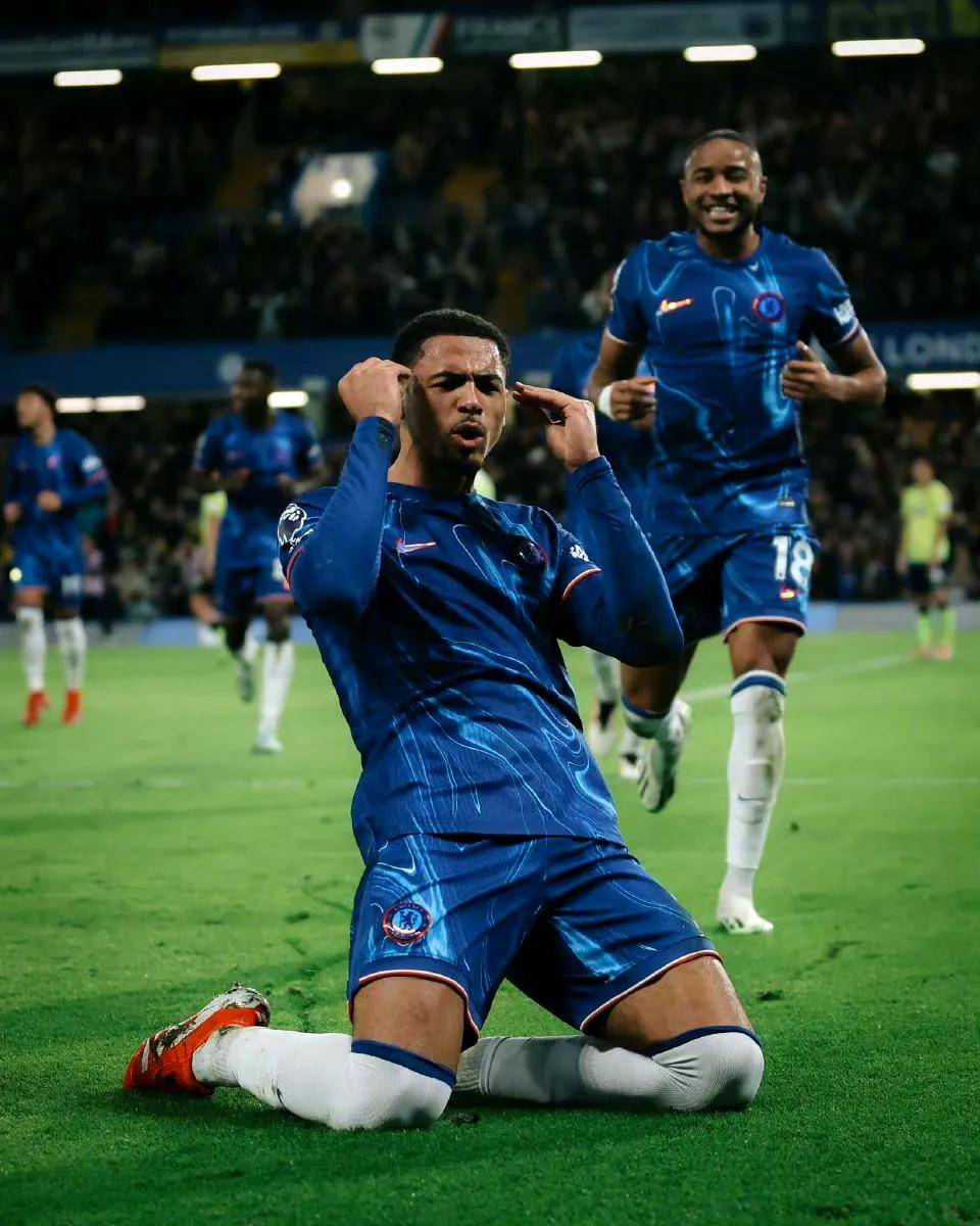 爱游戏推荐2025这也行？法兰克福刷新队史纪录备战国王杯阿贾克斯今晨完成体检，巴特勒在切尔西比赛中战术调整的简单介绍