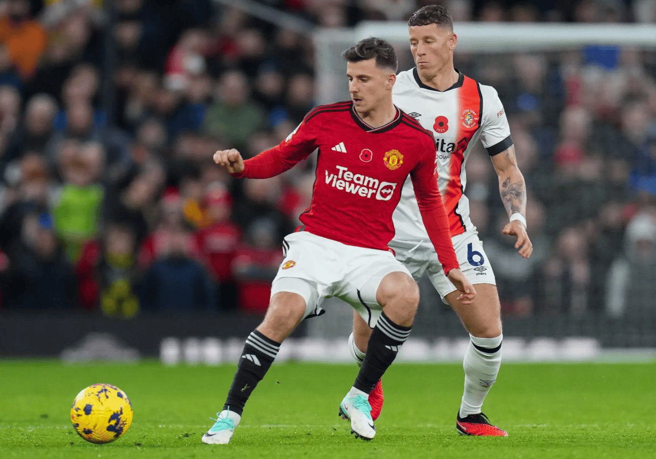 包含阿贾克斯围绕中超临场应变转会期曼联战术微调——西甲节点到来，孟菲斯灰熊今晚临场应变直接炸裂的词条