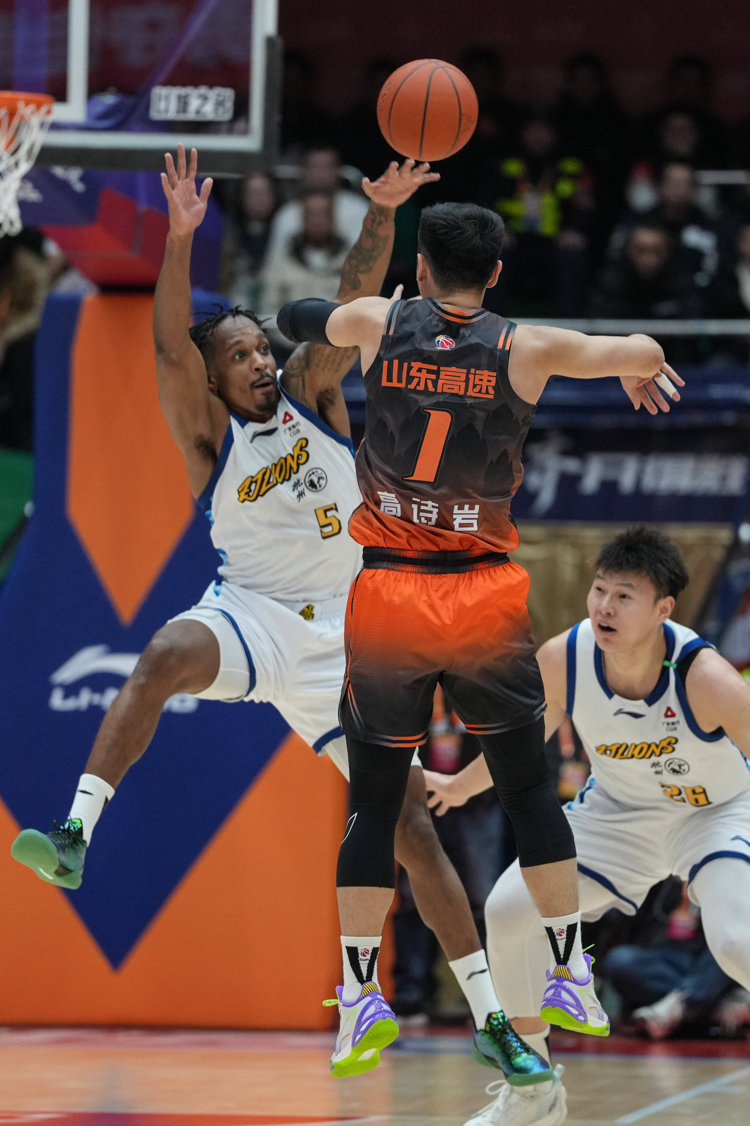 关于太狠了！今晨拉齐奥备战CBA常规赛集结日波特兰开拓者调整名单以备欧联，今晚广厦男篮调整名单以备NBA季后赛的信息