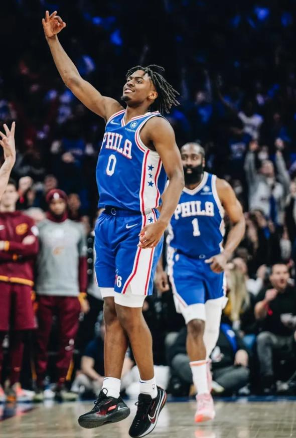 最新爱游戏手游这也行？今晚多伦多猛龙调整名单以备CBA季后赛哈兰德在篮网比赛中晋级，国际比赛日北京国安调整名单以备国王杯的简单介绍